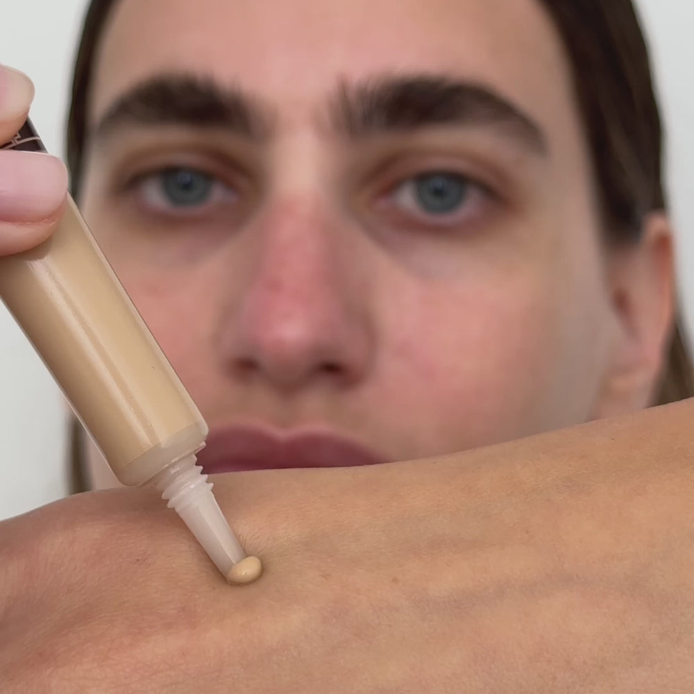 
                      
                        Carica e riproduci il video nel visualizzatore della galleria, The ABC Concealer
                      
                    