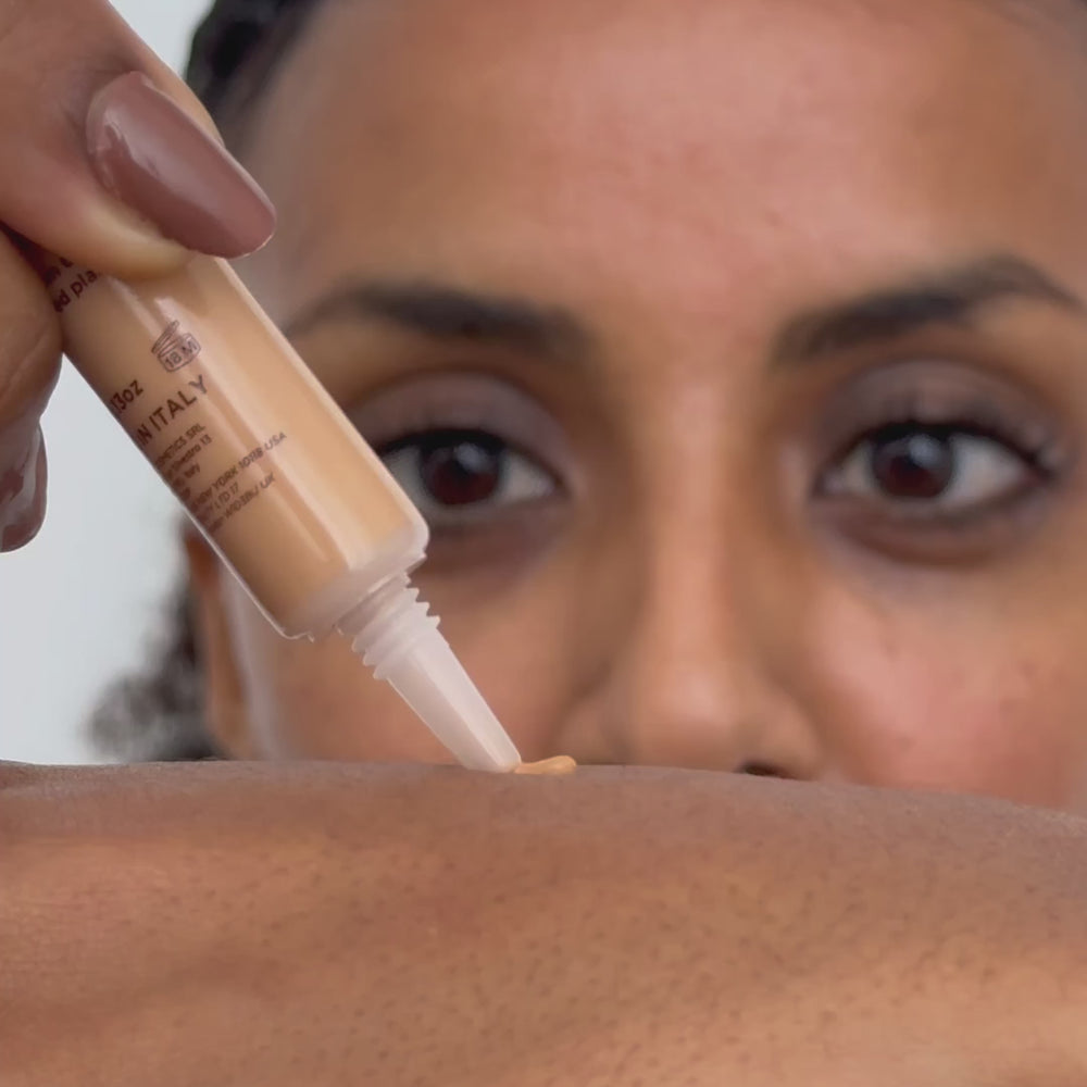 
                      
                        Carica e riproduci il video nel visualizzatore della galleria, The ABC Concealer
                      
                    